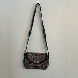 Aimee Kestenberg NWOT Pebble Leather, All For Love Summer Snake Crossbody Bag.